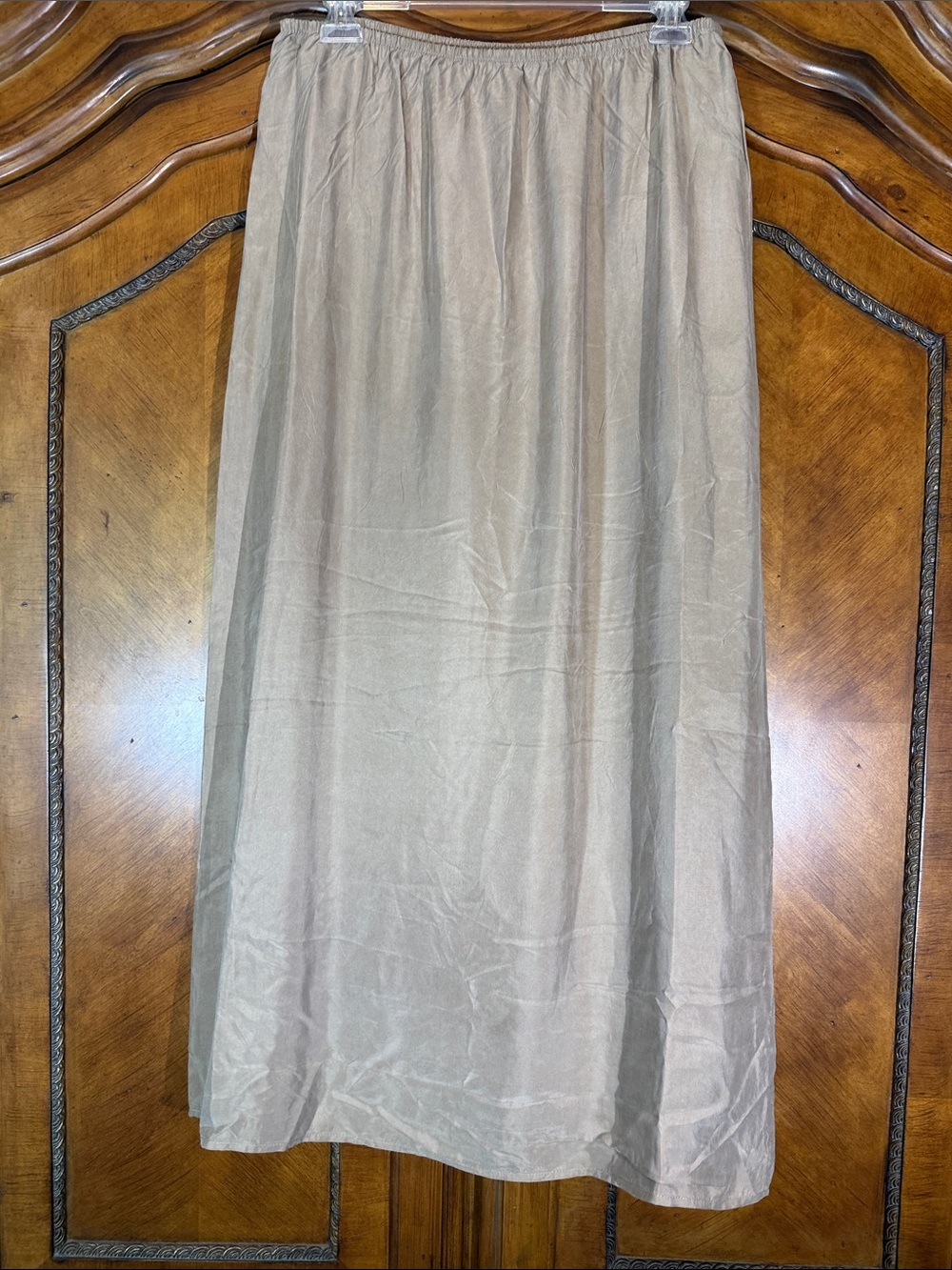 Lightweight Elastic-Waist Midi Skirt in Taupe